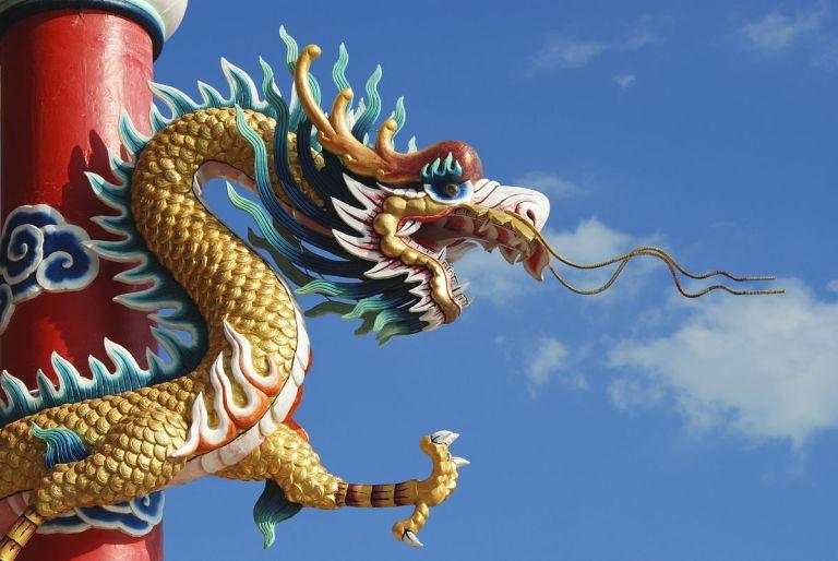 属龙今年穿什么颜色旺财运（属龙人今年招财色彩推荐）  第3张